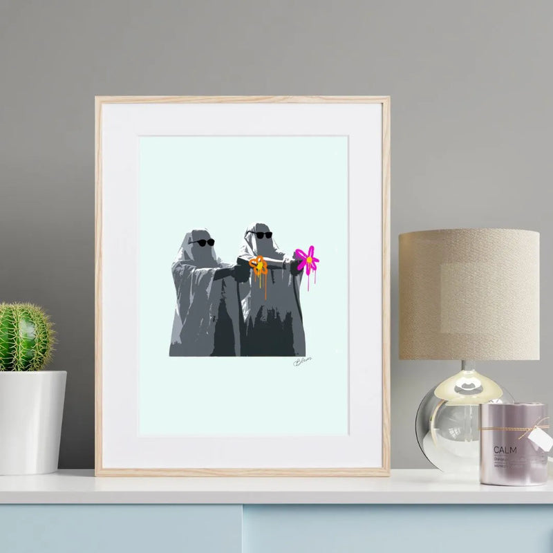 ピストルの先から花を撃ち出すユーモラスなアートポスター「Hand over your flower!」｜Bluse作｜平和と遊び心を融合したデザイン