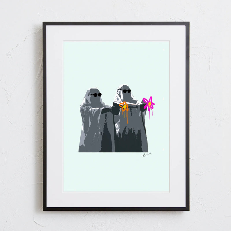 ピストルの先から花を撃ち出すユーモラスなアートポスター「Hand over your flower!」｜Bluse作｜平和と遊び心を融合したデザイン