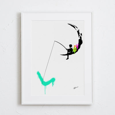 三日月に座る男の子がLOVEを釣る幻想的なアートポスター「Love Moon」｜Bluse作｜やさしさと夢が溶け合う夜空のイラスト