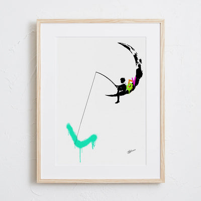 三日月に座る男の子がLOVEを釣る幻想的なアートポスター「Love Moon」｜Bluse作｜やさしさと夢が溶け合う夜空のイラスト