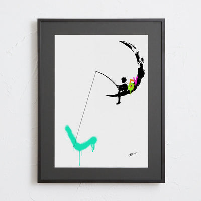 三日月に座る男の子がLOVEを釣る幻想的なアートポスター「Love Moon」｜Bluse作｜やさしさと夢が溶け合う夜空のイラスト