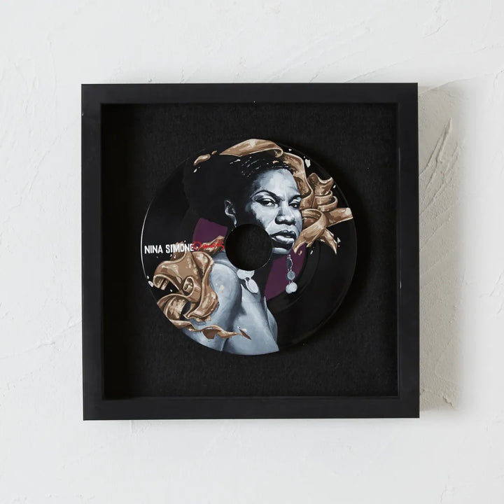 レコード盤に描くジャズの女王ニーナ・シモンの人物画・原画アート