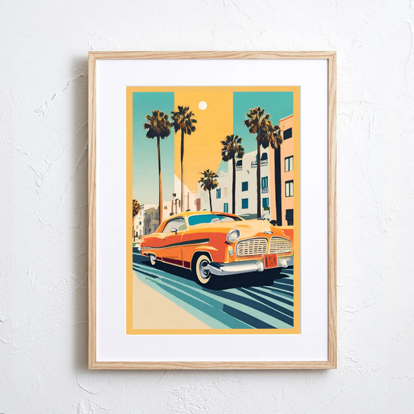 西海岸を走るクラシックカーとヤシの木を描いた、ヴィンテージ風アートポスター