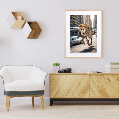 チーターが都市を駆け抜ける幻想的フォトアート『Cheetah Trip』｜Fancy Art select作｜スピード感と非現実が融合したデザイン
