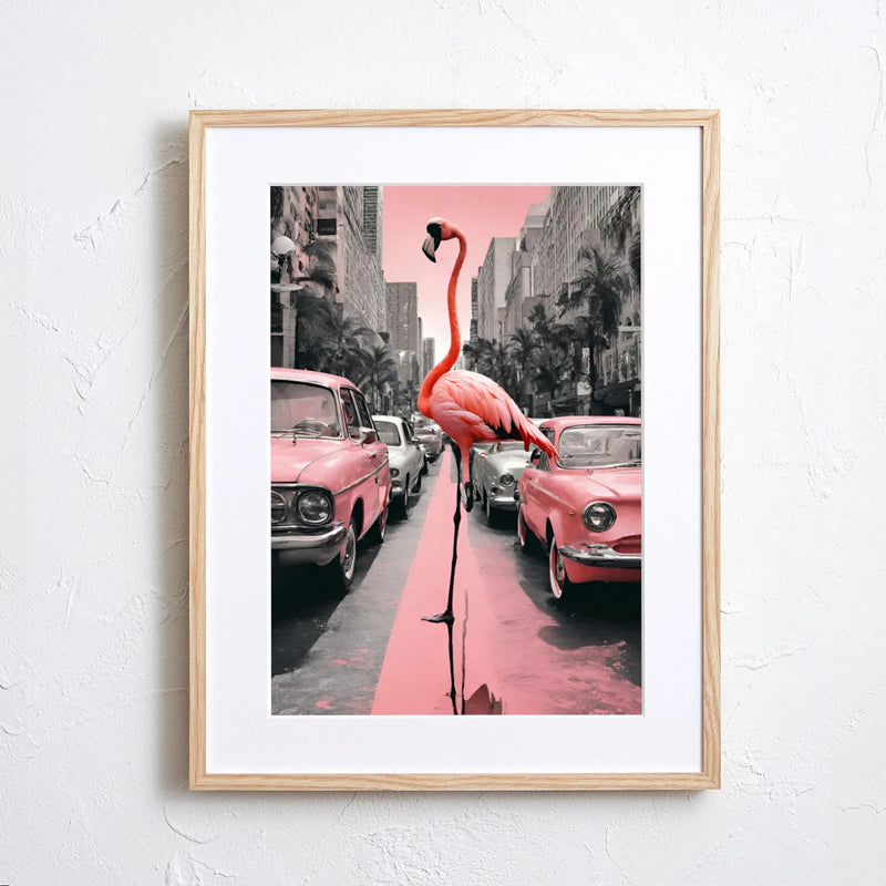ピンクの街並みに立つフラミンゴが印象的な幻想的なフォトアート｜Flamengo Trip｜Fancy Art Select作｜レトロと非現実が融合した作品