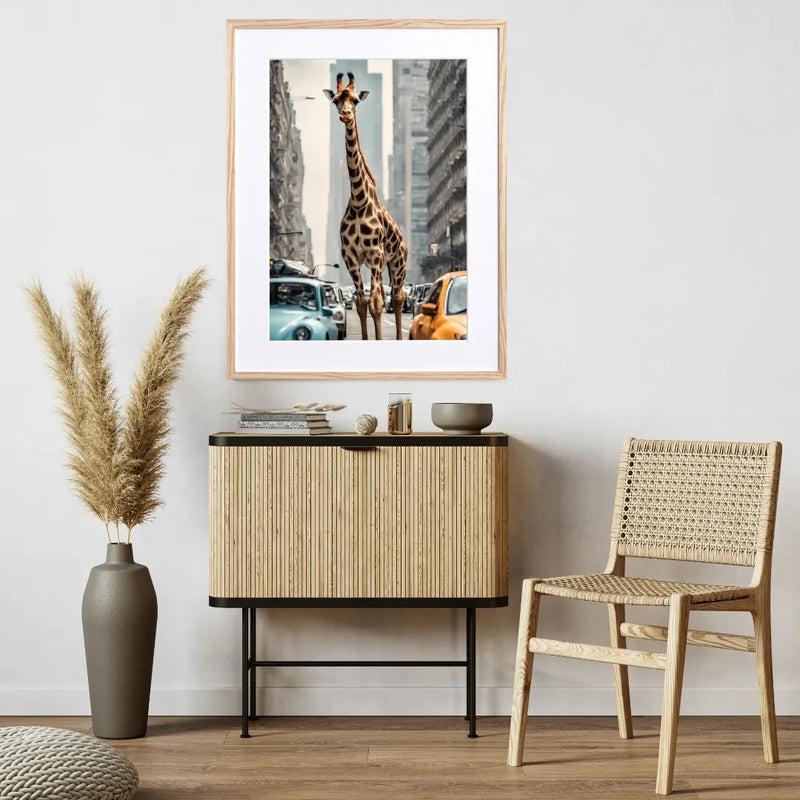 廃墟の高層ビルが並ぶ都市にキリンが立つ異世界感あふれるフォトアート『Giraffe Trip』Fancy Art Select｜想像力を掻き立てるデザイン