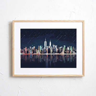 ニューヨークの夜景を描いたアートポスター「NYC」｜Fancy Art Select｜星空と摩天楼が融合した都会的なイラスト作品