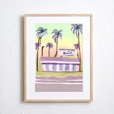 パステルカラーでヤシの木に囲まれたレトロなモーテルを描くイラストアートポスター『MOTEL』｜Fancy Art Select｜ポップで爽やかなデザイン