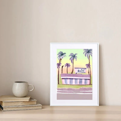 パステルカラーでヤシの木に囲まれたレトロなモーテルを描くイラストアートポスター『MOTEL』｜Fancy Art Select｜ポップで爽やかなデザイン