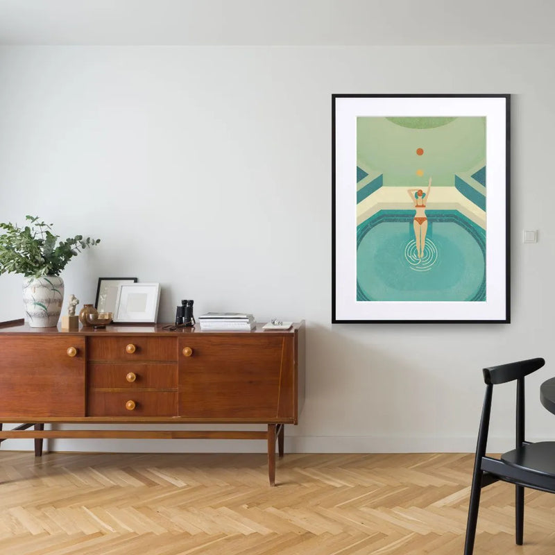 水辺の女性を描いた爽やかなアート『Summer Dive』｜ Fancy Art Select ｜リゾート感漂う空間やミッドセンチュリーなインテリアに