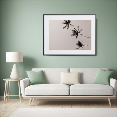 モノクロの空に浮かぶ3本のヤシの木が印象的なアートポスター『Hawaii palm tree  Ⅳ』｜Mahalove -aloha-｜シンプルな構図と余白がおしゃれなデザイン