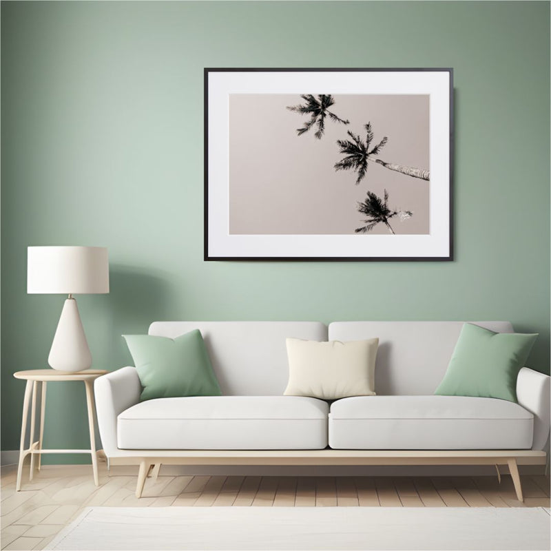 モノクロの空に浮かぶ3本のヤシの木が印象的なアートポスター『Hawaii palm tree  Ⅳ』｜Mahalove -aloha-｜シンプルな構図と余白がおしゃれなデザイン