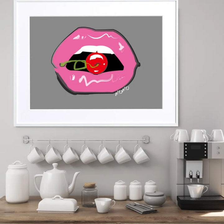 ピンクの唇にチェリーを加えるポップアートポスター『Sherry Lip