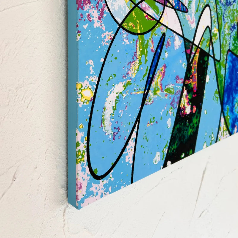 カラフルで不思議な表情のキャラクター現代アート『謎の生き物』｜TAKUROMAN｜知的ユーモアと遊び心が融合した原画作品