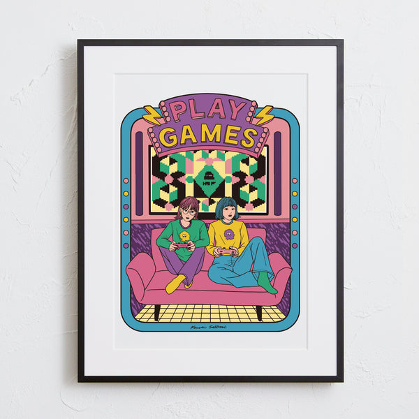 ゲームコントローラーを持ってTVゲームを楽しむ2人の女性を描いたレトロポップなアートポスター「PLAY GAMES」｜Satomi Kawai作｜カラフルでヴィンテージ感漂うデザイン
